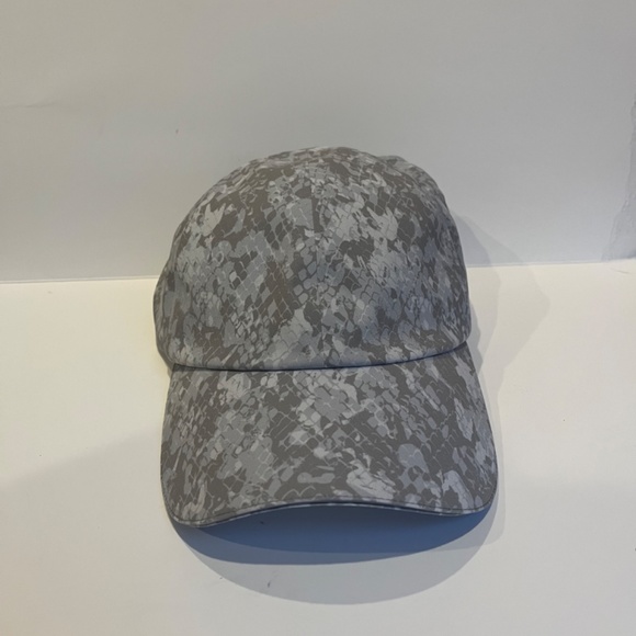 Lululemon Fast And Free Running‎ Lightweight Hat Snake Camo - Picture 2 of 9